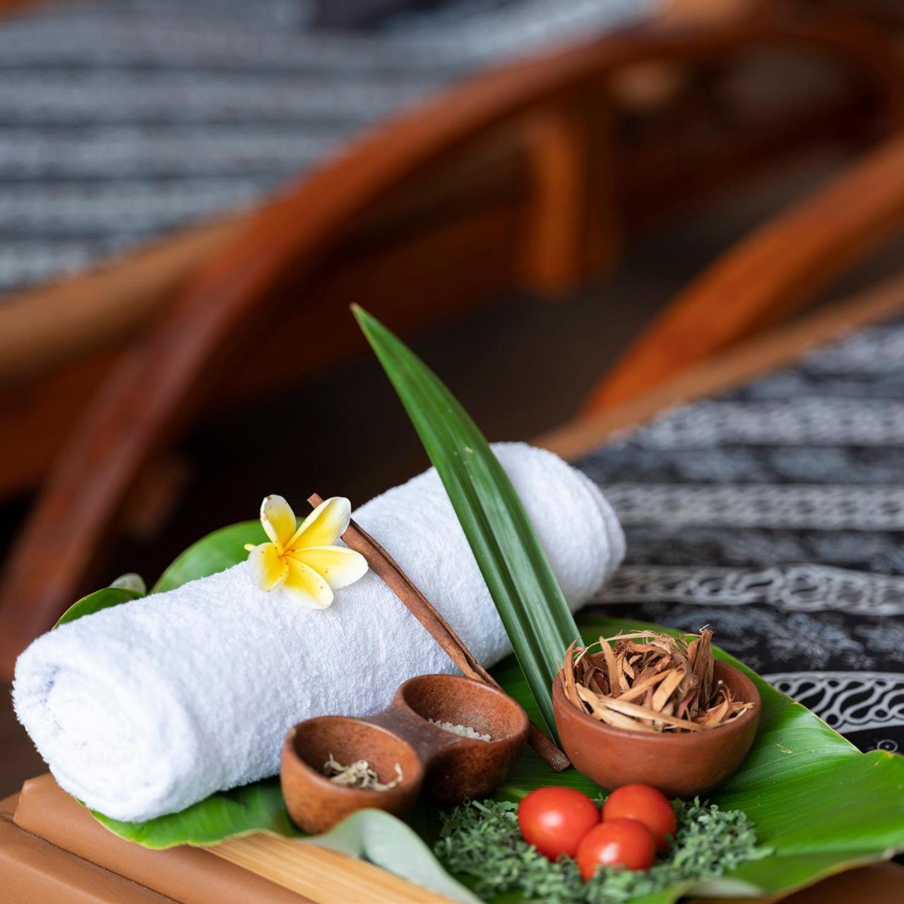 Aruna Senggigi & Convention 4* Mangsit